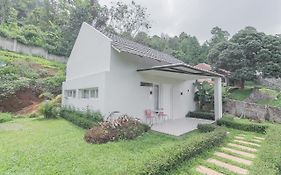 RedDoorz Resort Syariah @ Idelansia Home Stay Ciater
